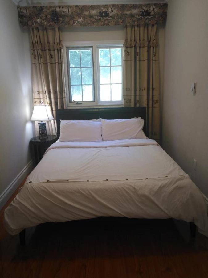 Lakeside Private Suite-Queen Bed Room Tottenham エクステリア 写真