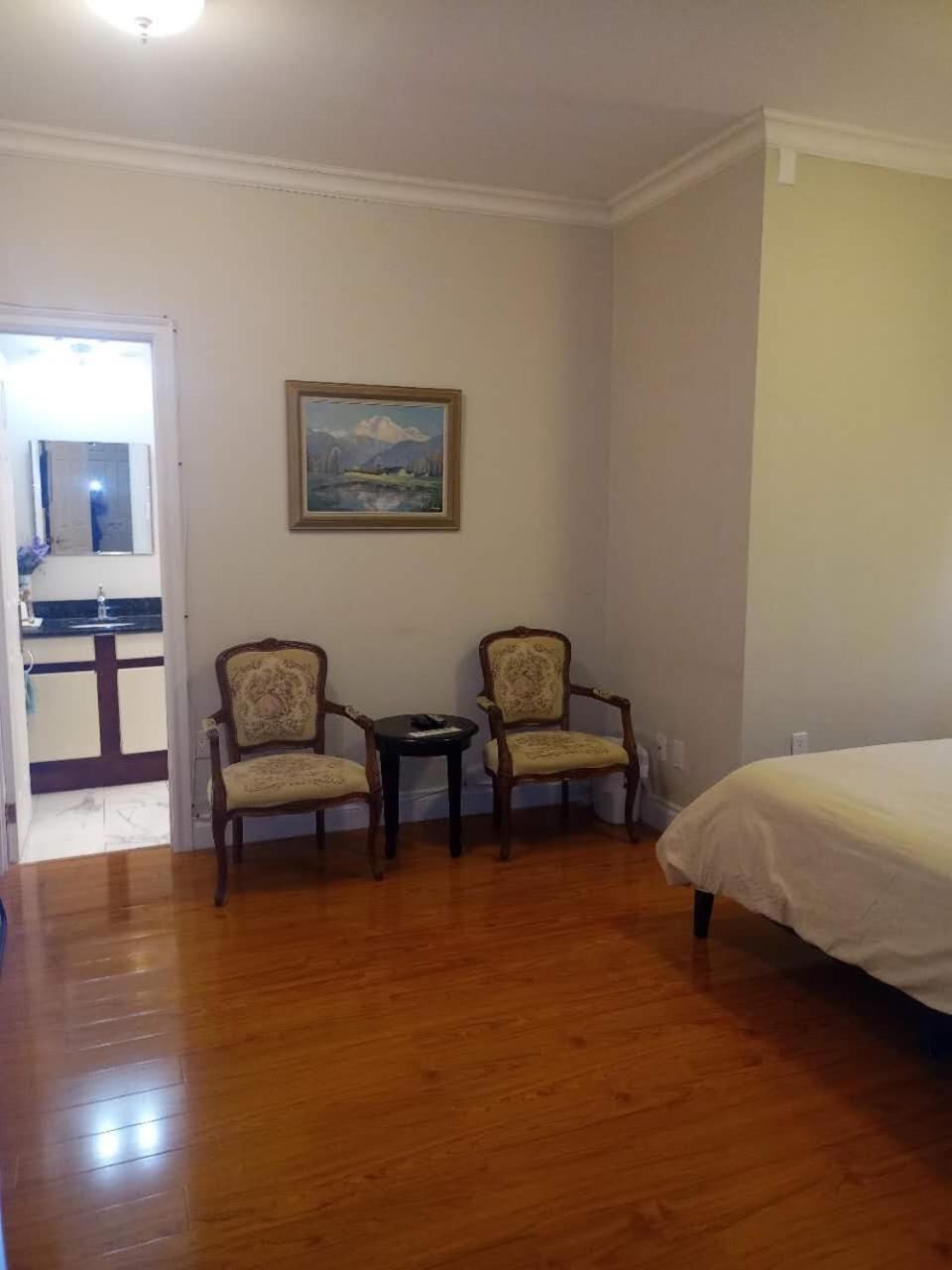 Lakeside Private Suite-Queen Bed Room Tottenham エクステリア 写真