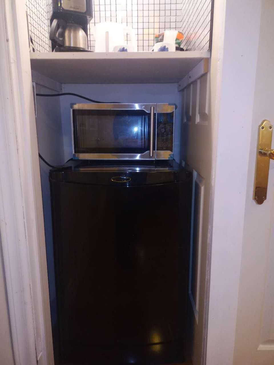 Lakeside Private Suite-Queen Bed Room Tottenham エクステリア 写真